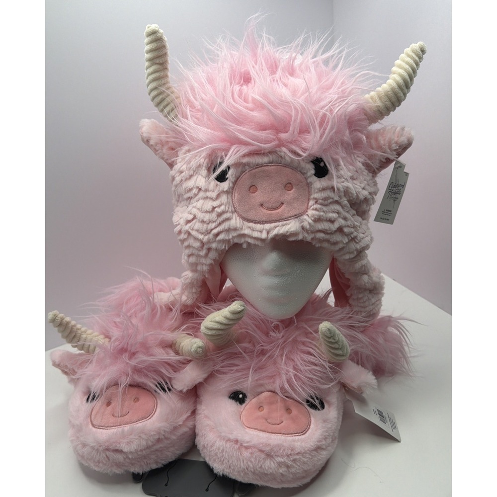 Cedarwood Threads Pink Fuzzy Cow Animal Youth Slippers Size 6-7 and Hat - New